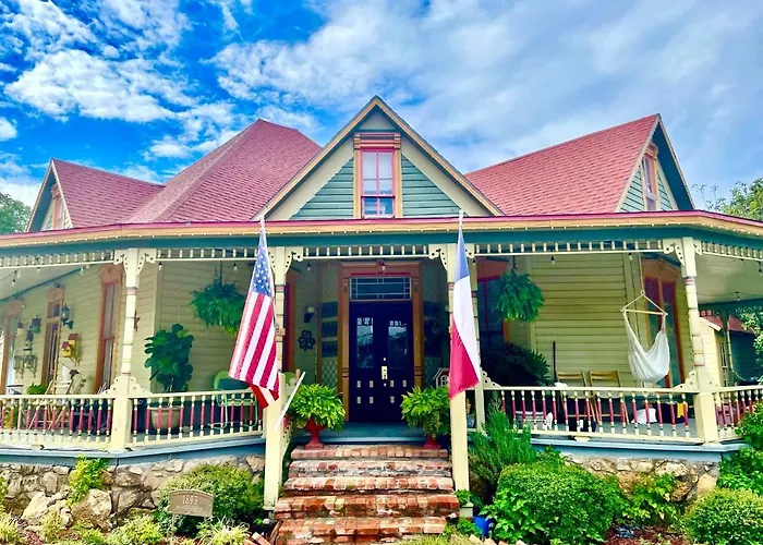 Irishette - Charming Suite In 1893 Victorian Home