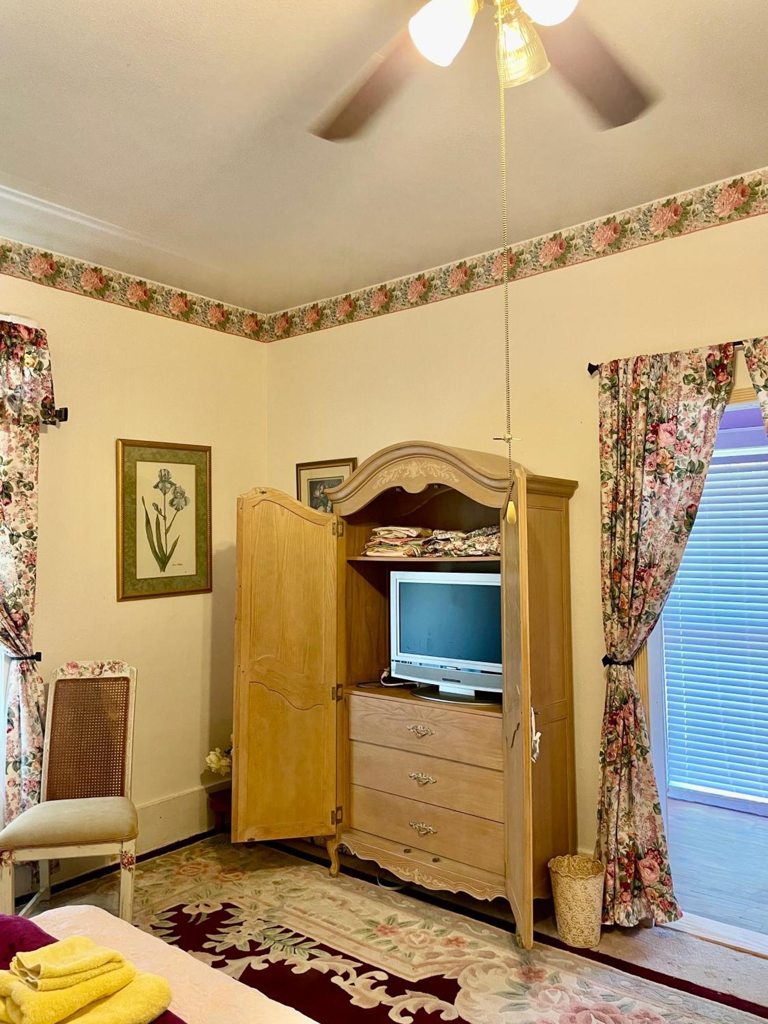 Homestay Irishette - Charming In 1893 Victorian