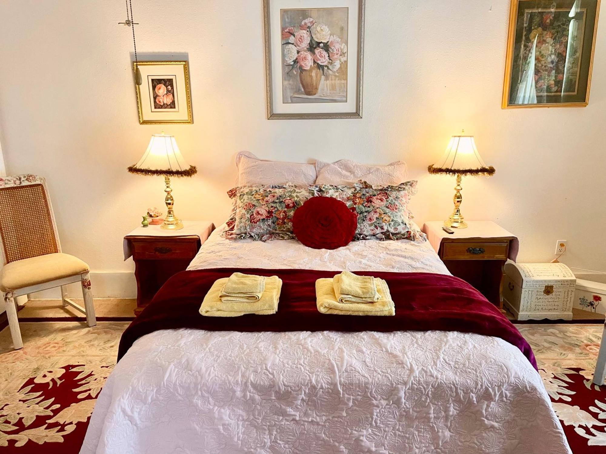 Homestay Irishette - Charming In 1893 Victorian *