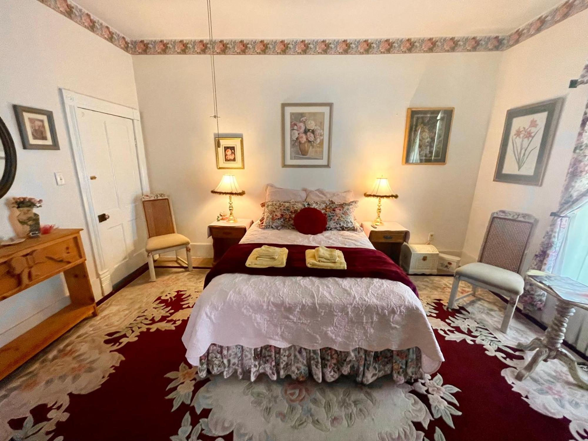 Irishette - Charming In 1893 Victorian Homestay